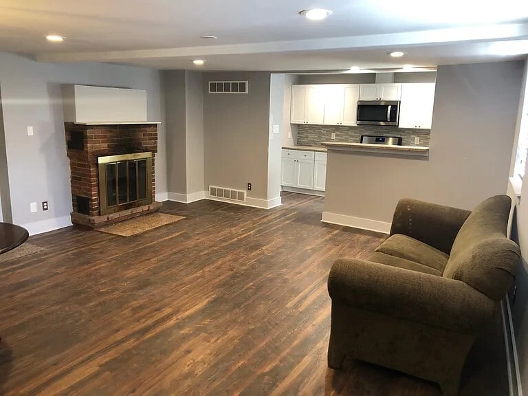 Photo - 101 Tasker St