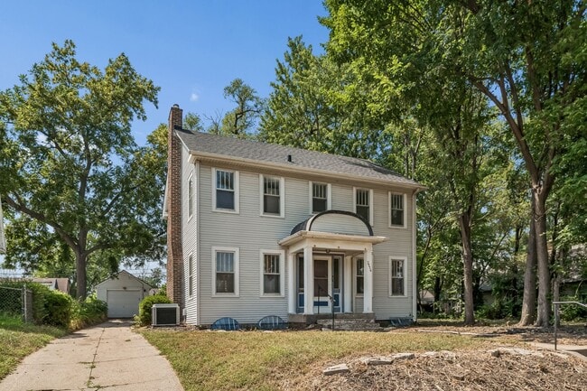 Photo - Charming 3-Bedroom Home Near Fontenelle Park