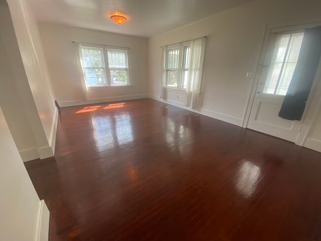 Photo - 404 E Davenport St