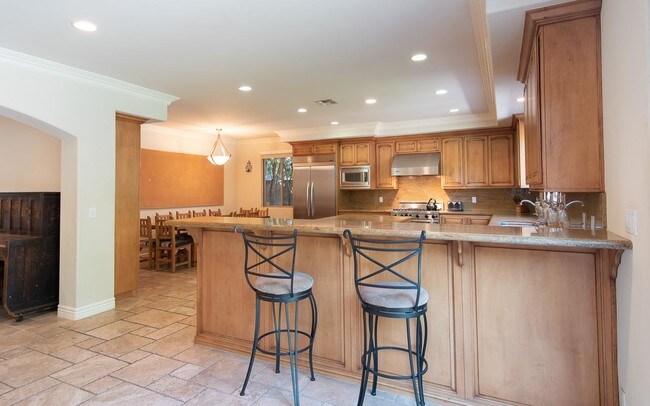 Photo - 16659 Addison St