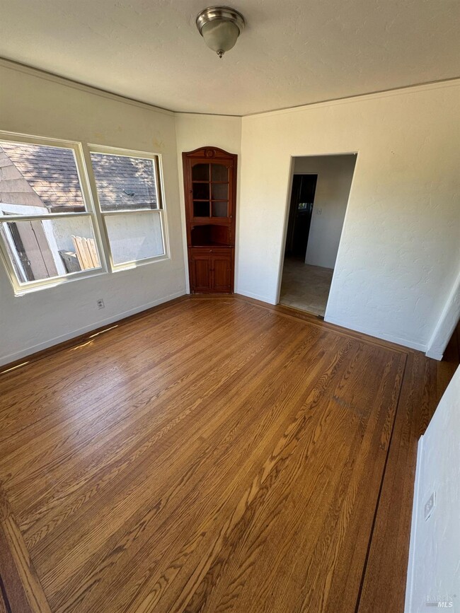 Photo - 75 Ventura St