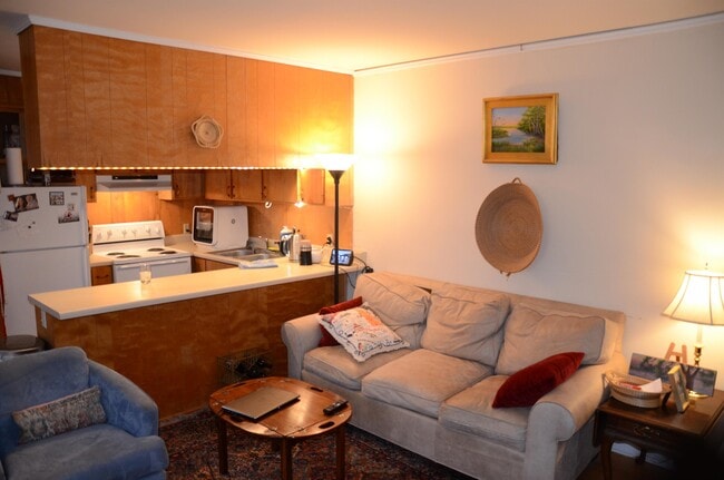 Photo - 210 Westview Dr