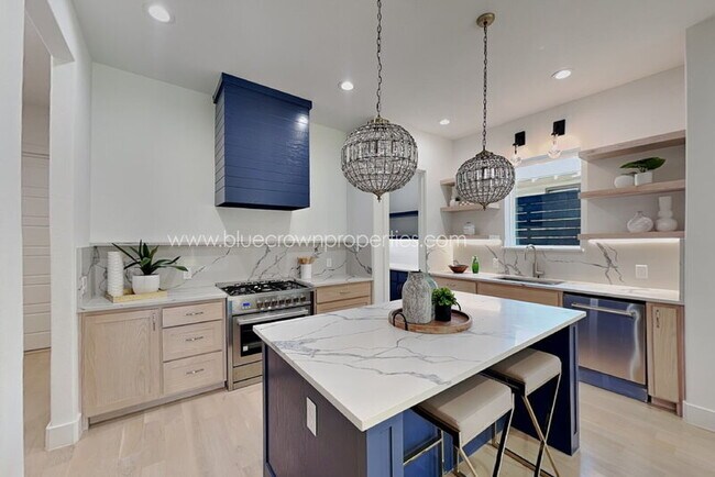 Photo - 807 S Glasgow Dr