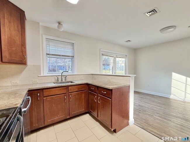 Photo - 17 Rockfield Dr