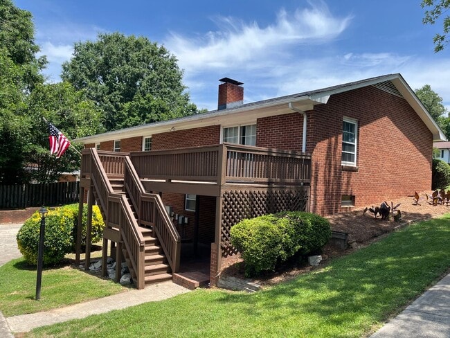 Photo - Spacious 4-Bedroom 3-Bathroom Brick Home in Arcadia Area