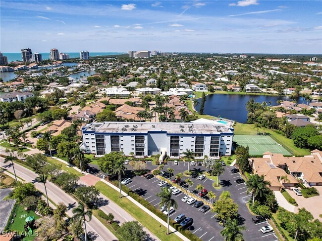 Building Photo - 555 Park Shore Dr Unit B410 Rental