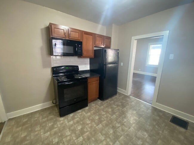 Photo - 1230 Summit St