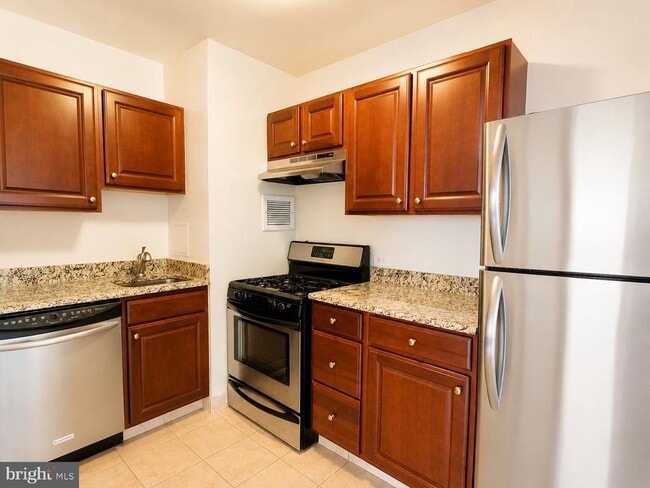 210 Locust St Unidad 10CW