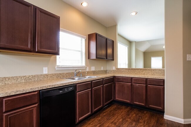 Photo - 13433 Raintree Dr