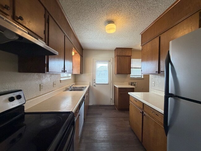 1403 Chapel Creek Rd