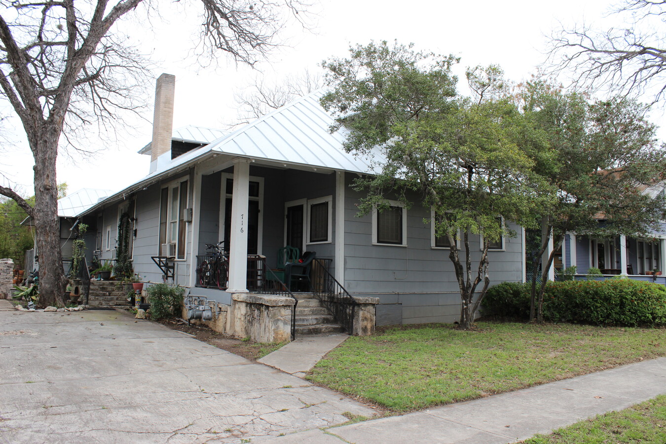 Photo - 716 E Guenther St Townhome