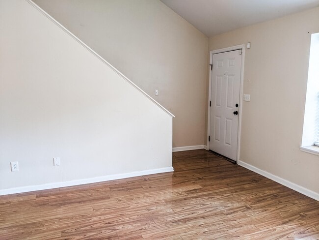 Photo - 104 S Whetherbine Way