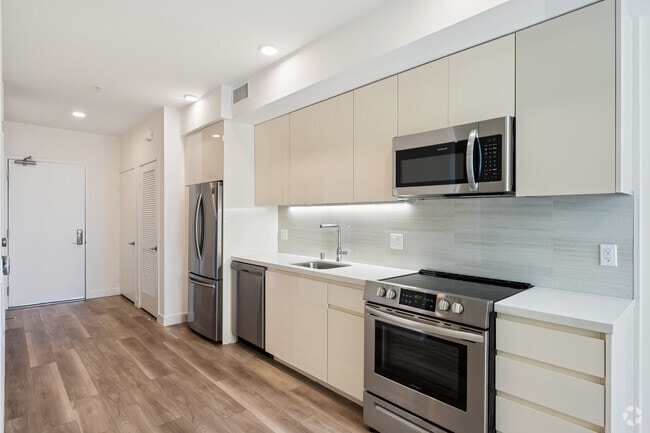 Studio - 690SF - Kitchen