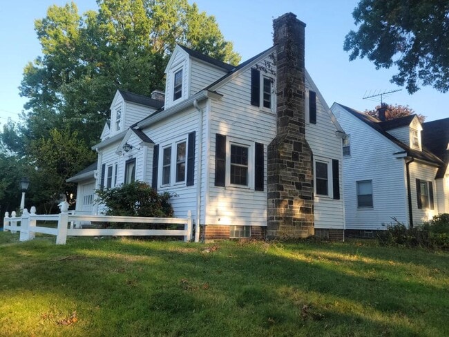 Building Photo - 5331 South Blvd