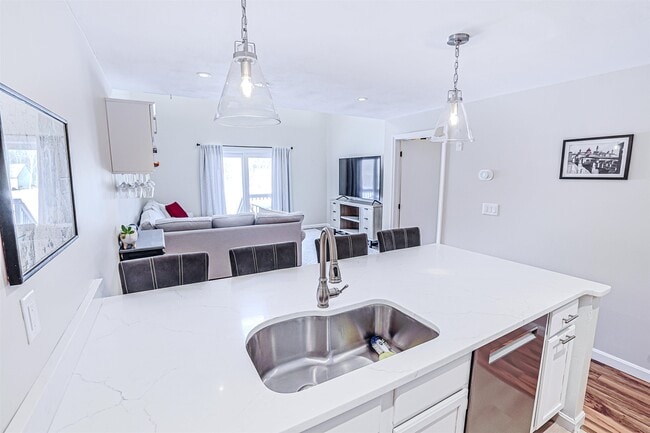 Photo - 35 Montrose Dr