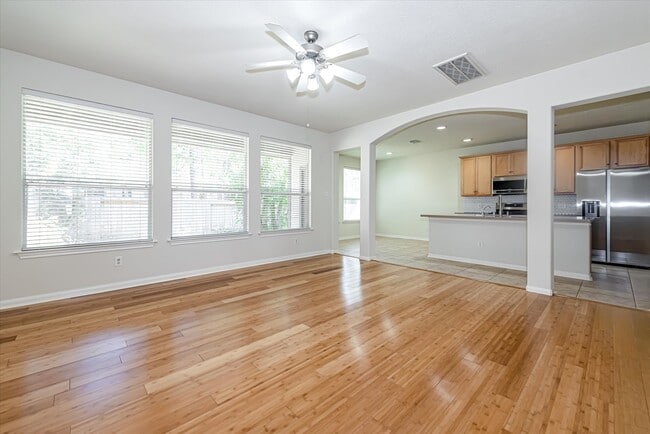 Photo - 14 Nestlewood Pl