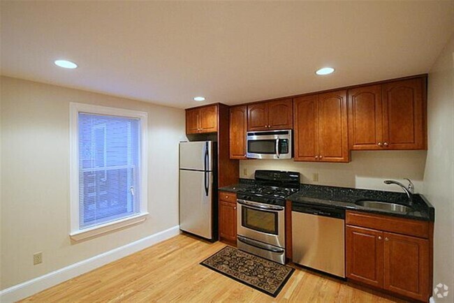 Building Photo - 422 Franklin St Unit 1L Rental