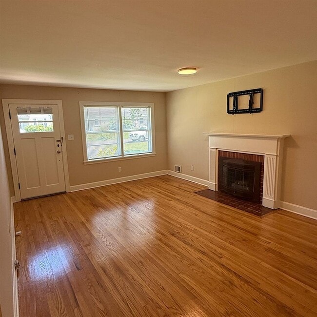 Photo - 1704 Kenton St