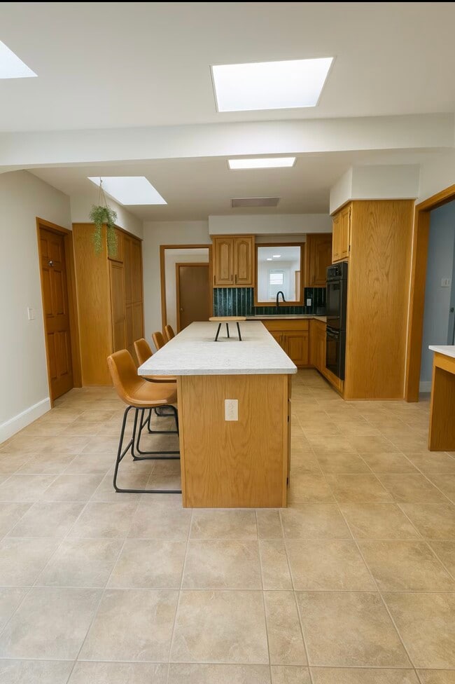 Photo - 1300 W Ohio Ave