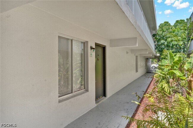 Photo - 1830 Maravilla Ave Unit 806