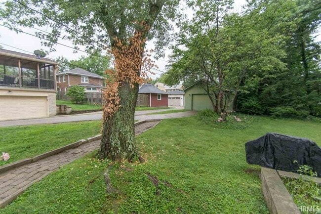 Photo - 520 S Eagleson Ave