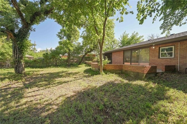 Photo - 4309 Woods Dr House