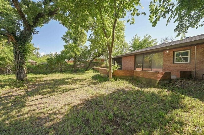 Building Photo - 4309 Woods Dr Rental