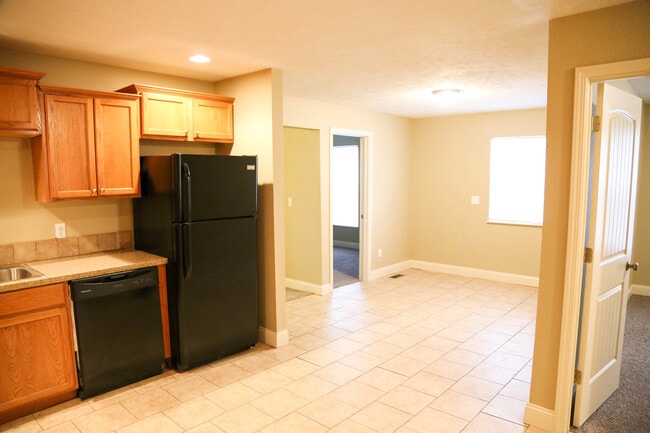 Photo - 608 W Mount Vernon St Unit B