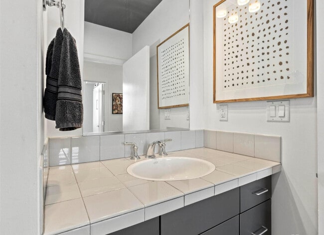 Photo - 1401 Delgany St Unidad 405