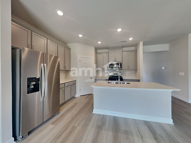 Photo - 305 Granby Trl