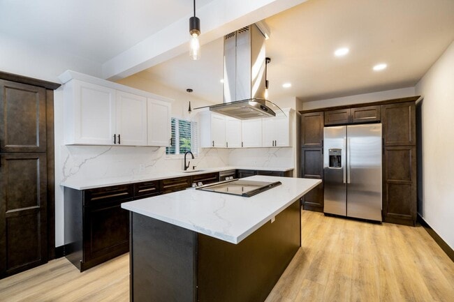 Photo - 6389 N Commercial Ave