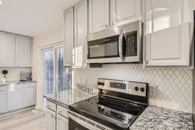 1255 S Monaco St Pkwy