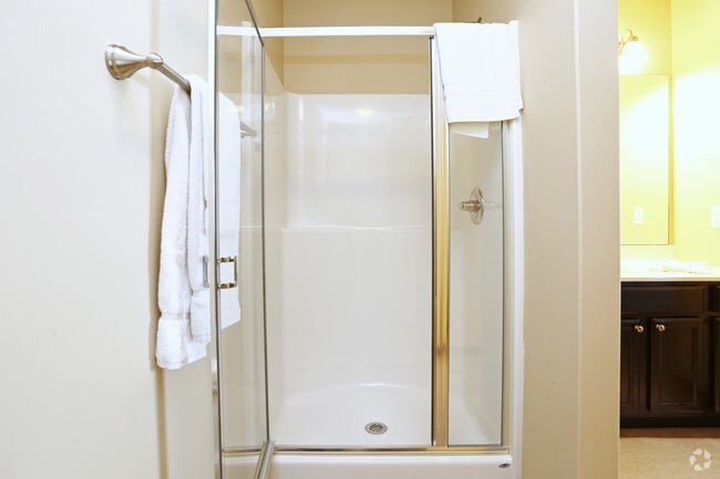 2 BR, 2 BA - 1,050 Sq Ft - Master Bathroom