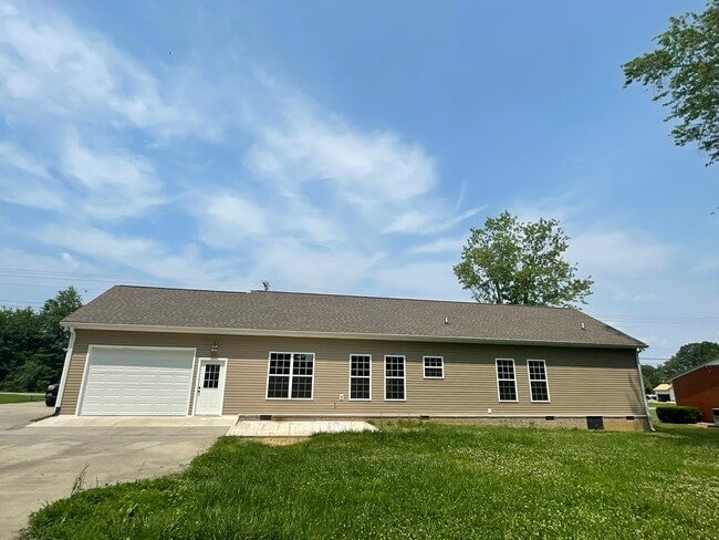 1406 Old Estill Springs Rd