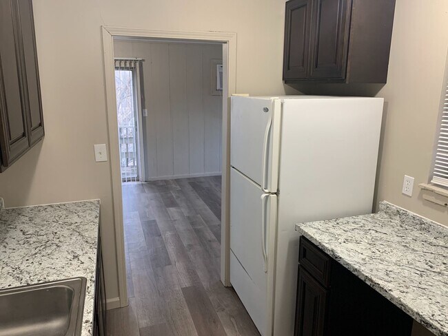 Photo - Updated 2 Bedroom 2nd Floor Apartment Unidad 2900 Lawnridge Ct Apt B
