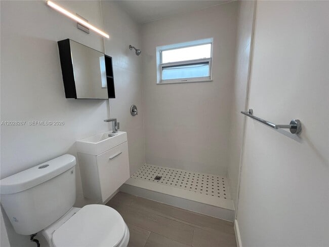 7035 NE 4th Ct Unidad 3