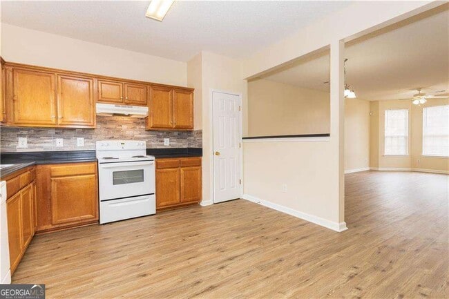 Photo - 1471 Riverrock Trail SW
