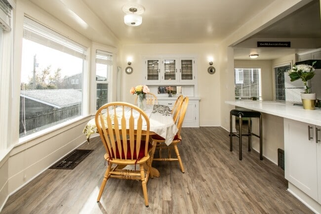 Photo - 2407 E Ward St