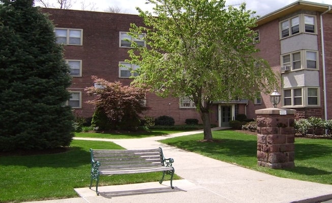 Pearl River Apartments - Pearl River Apartments
