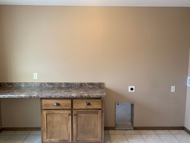 Photo - 912 E Wisconsin St