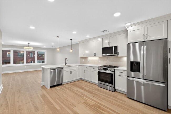 29 W 9th St Unit 1