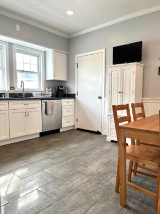 Photo - AVAILABLE SEPTEMBER 1ST - Beautiful, Spacious and Renovated Brighton/Oak Square 3 Bed Duplex. NO...