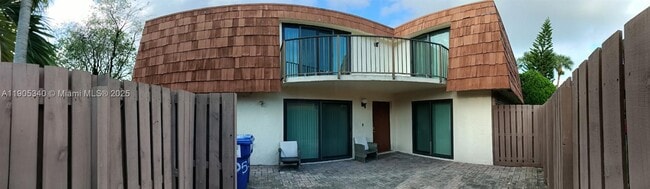 Building Photo - 8405 N Coral Cir