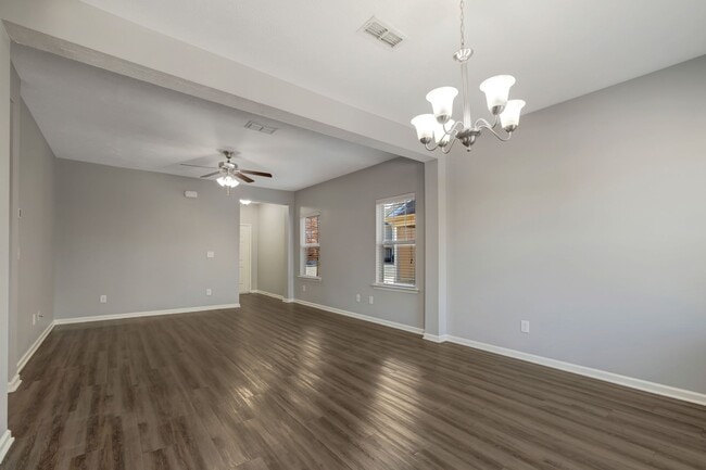 1539sf: Dining Room - Cottages at Mount View