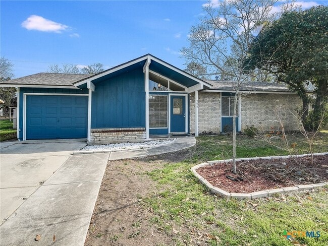 Building Photo - 227 Shin Oak Dr Rental