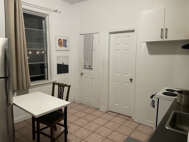 Photo - 163 Brunswick Av