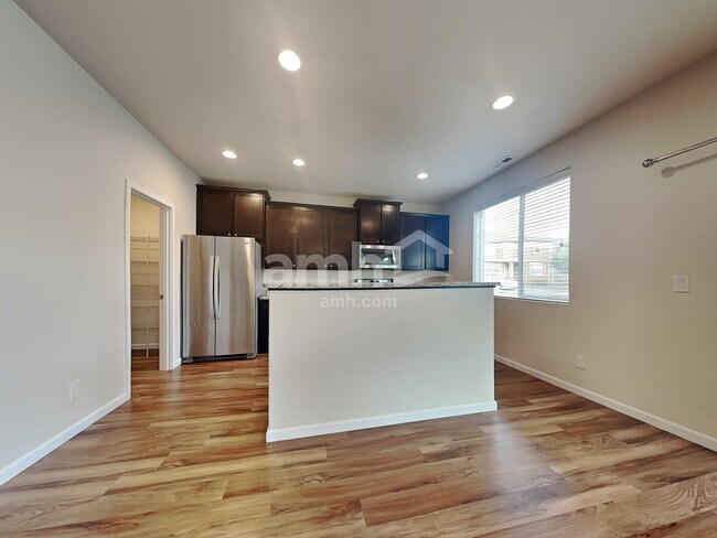 Photo - 2741 Link Ave