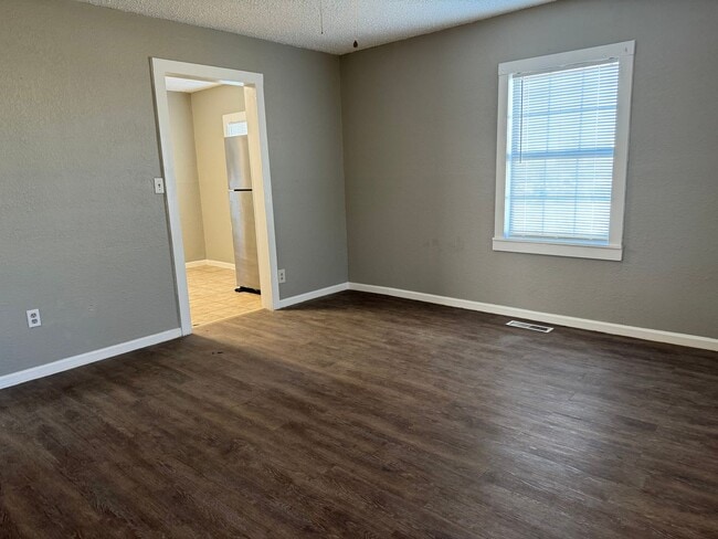 Photo - 852 N Columbia Ave