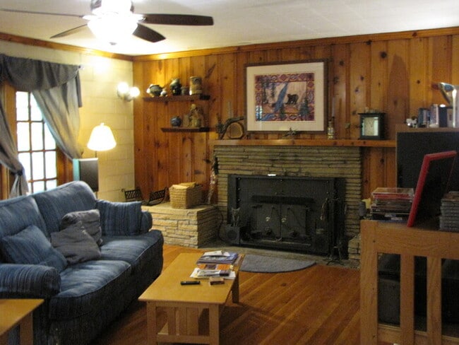 Photo - 2907 Elgin St