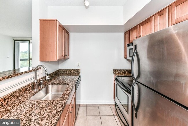 Building Photo - 1001 N Randolph St Unit 723